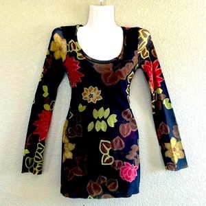Sweet Pea Women’s Long Sleeve Floral Top.